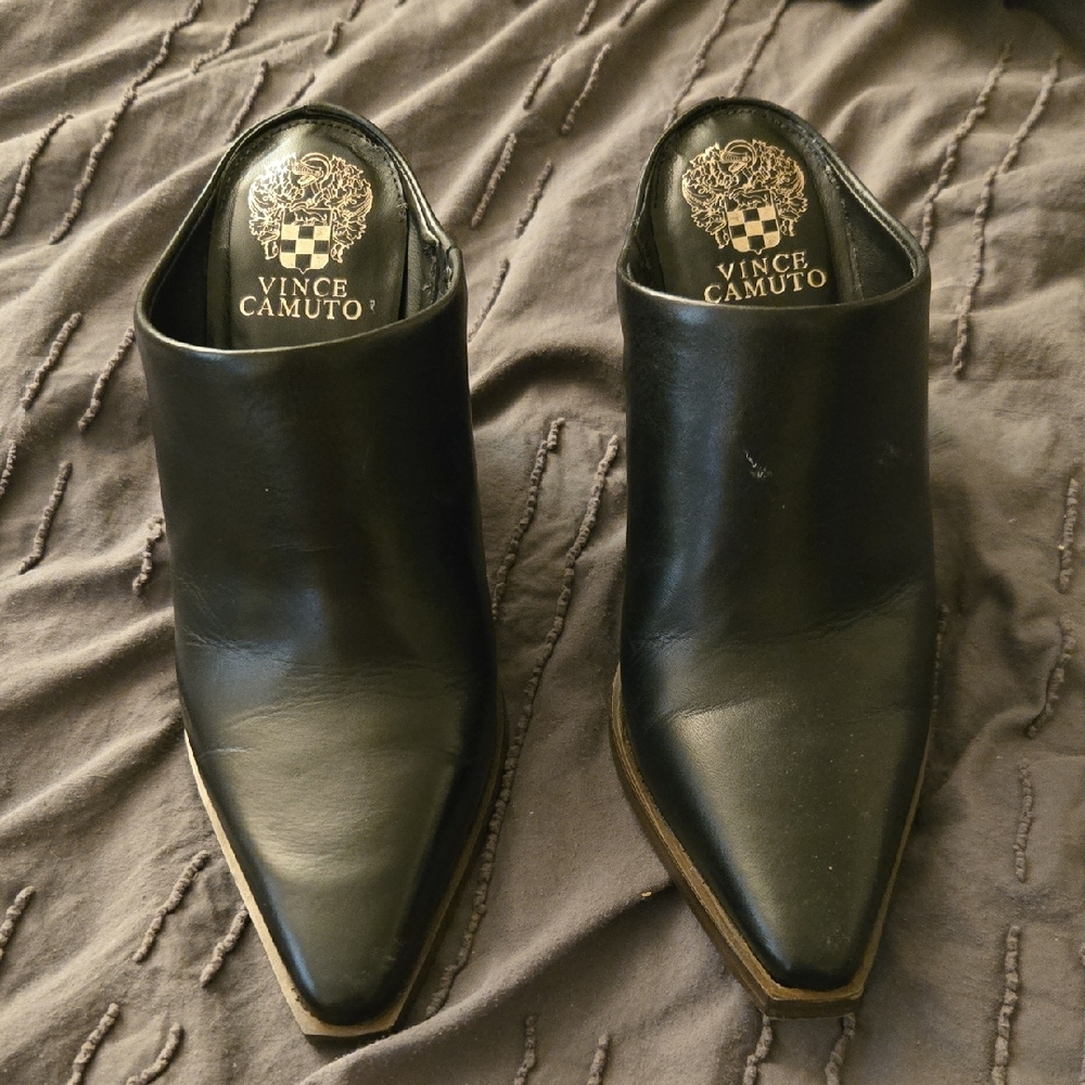 Vince Camuto Black Pointed-Toe Mules